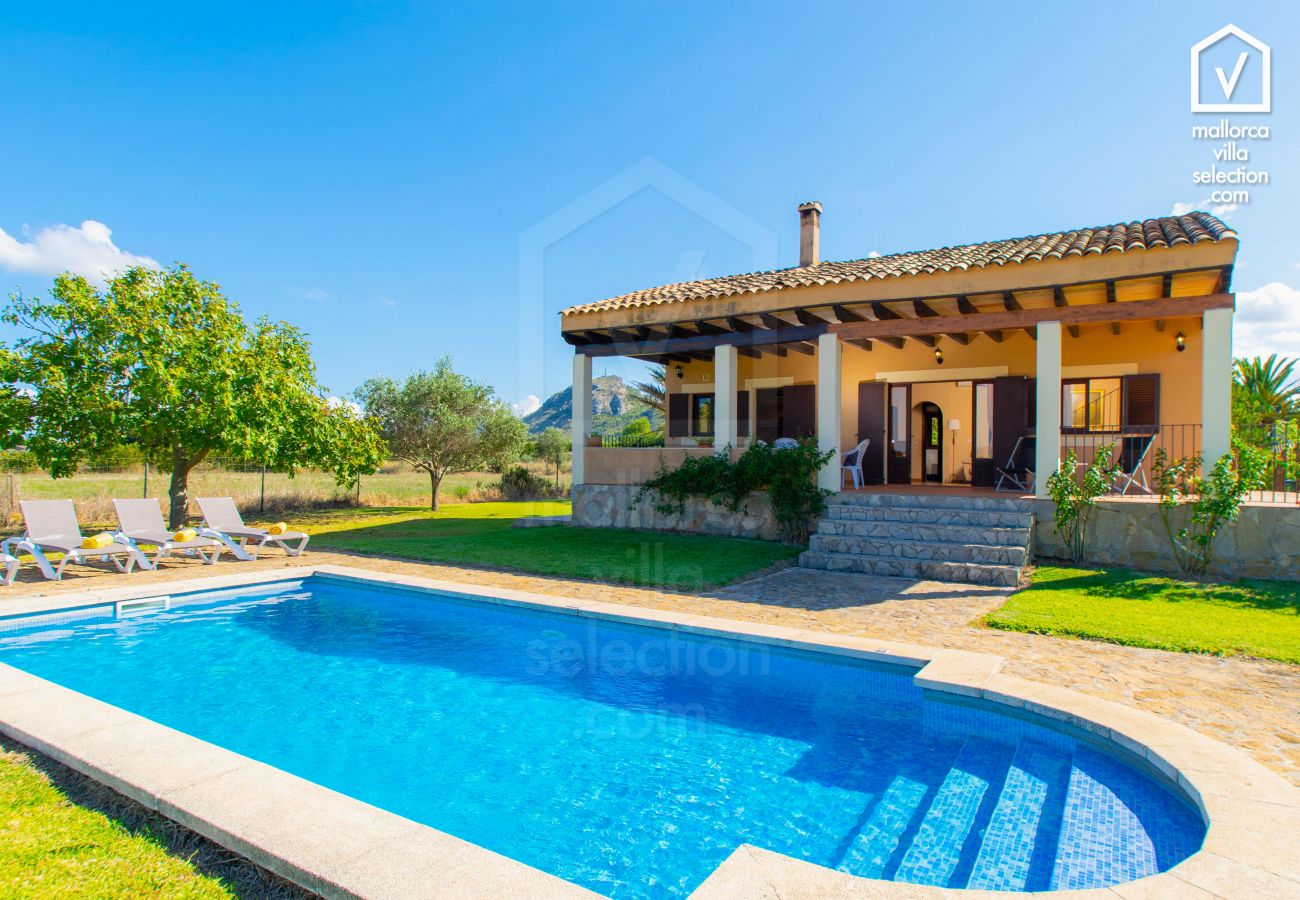 Villa in Alcudia - Finca  ALBUFERETA for 4 with swimming pool and views in Alcudia