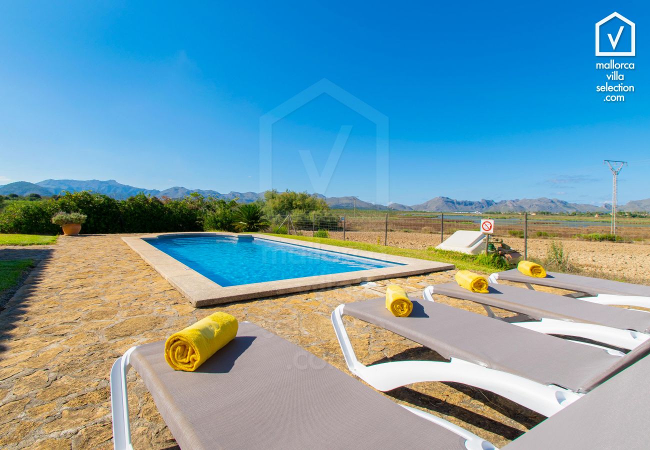 Villa in Alcudia - Finca  ALBUFERETA for 4 with swimming pool and views in Alcudia