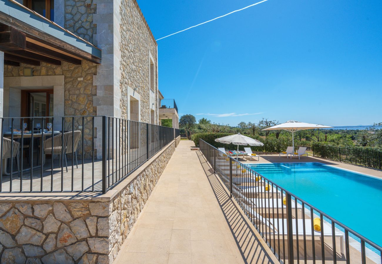 Villa in Alcudia - Villa Salou for 12 with swimming pool in Alcudia