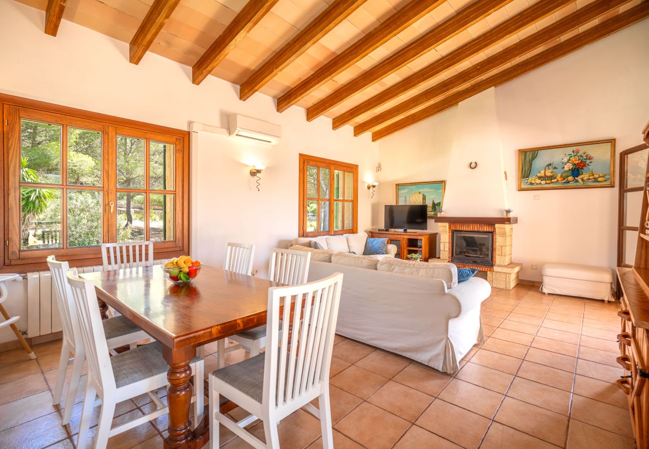 Country house in Capdepera - AGUILA Finca for 6 with pool in Cala Mesquida