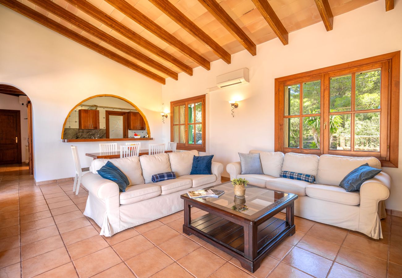 Country house in Capdepera - AGUILA Finca for 6 with pool in Cala Mesquida