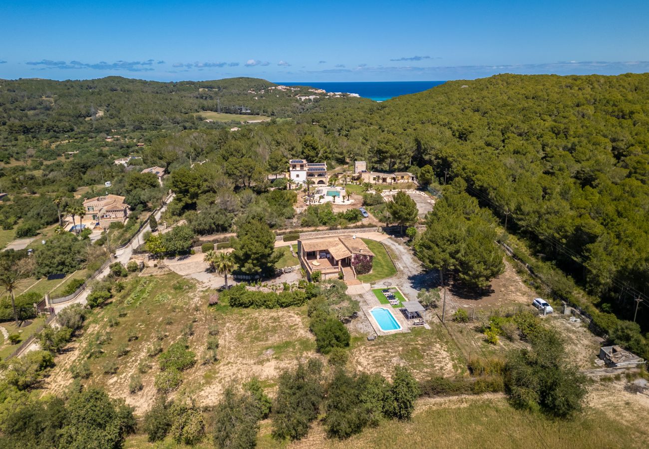 Country house in Capdepera - AGUILA Finca for 6 with pool in Cala Mesquida