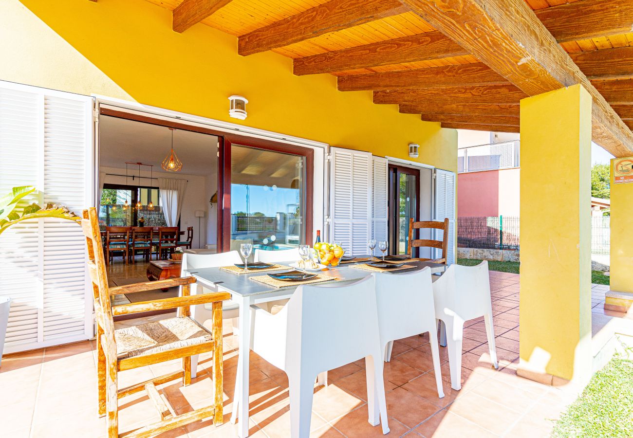 Villa in Alcudia - Villa Ibiza 350m from the beach, swimming pool, billiards and table tennis.