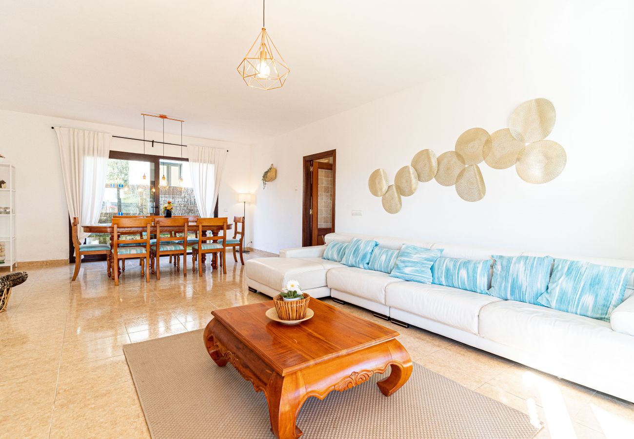 Villa in Alcudia - Villa Ibiza 350m from the beach, swimming pool, billiards and table tennis.