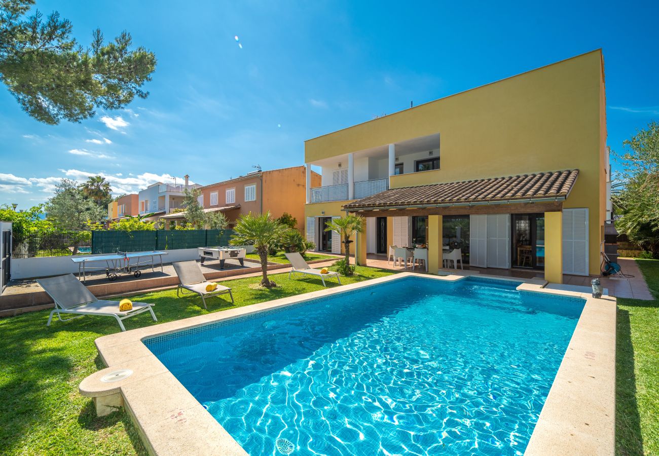 Villa in Alcudia - Villa Ibiza 350m from the beach, swimming pool, billiards and table tennis.