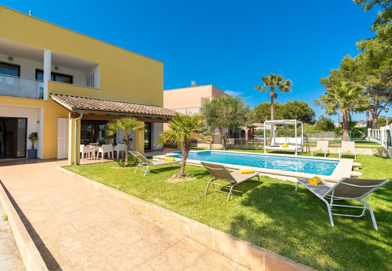 Villa in Alcudia - Villa Ibiza 350m from the beach, swimming pool, billiards and table tennis.