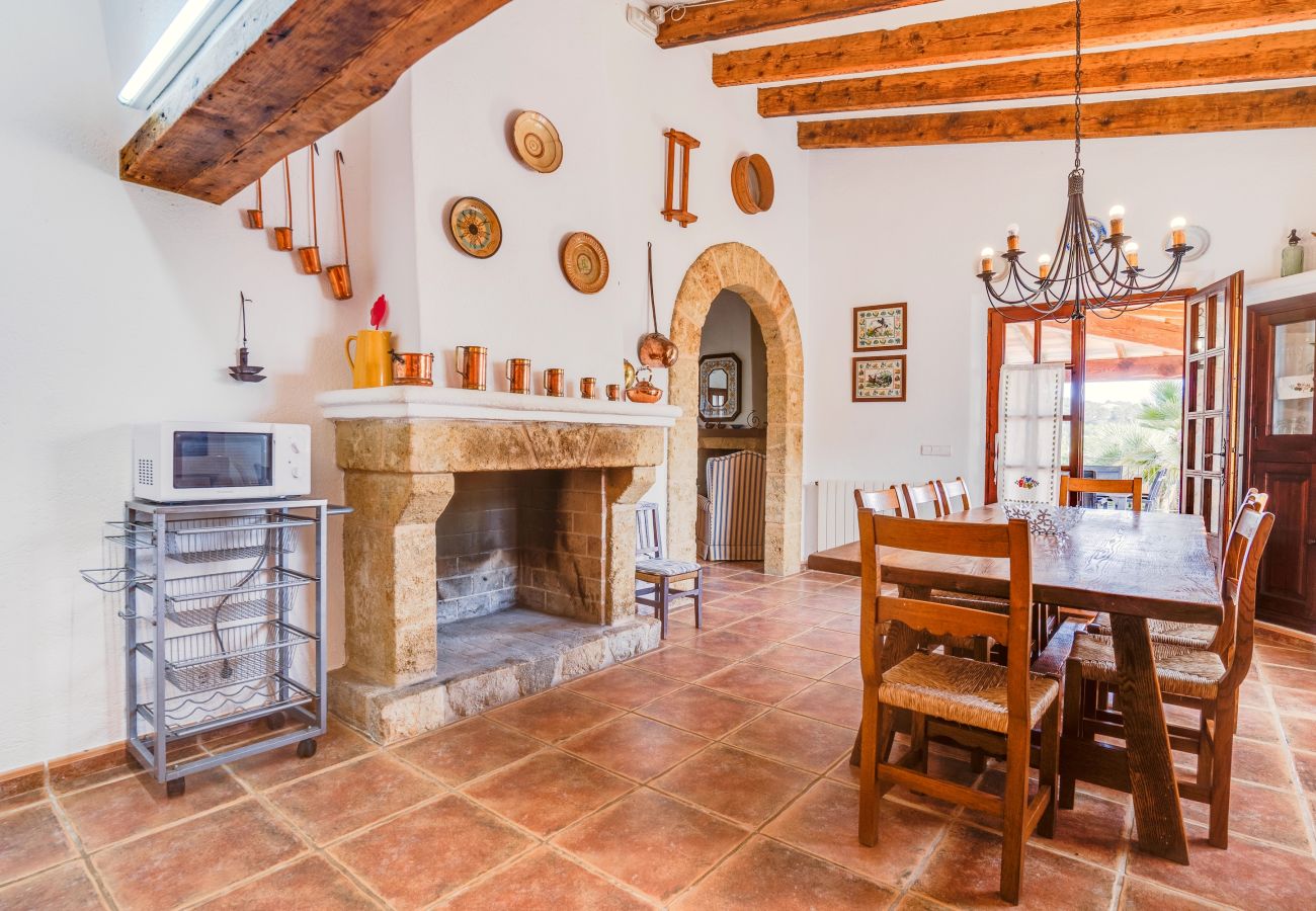 Villa in Alcudia - ES CLOS Finca for 6 with private pool in Alcudia