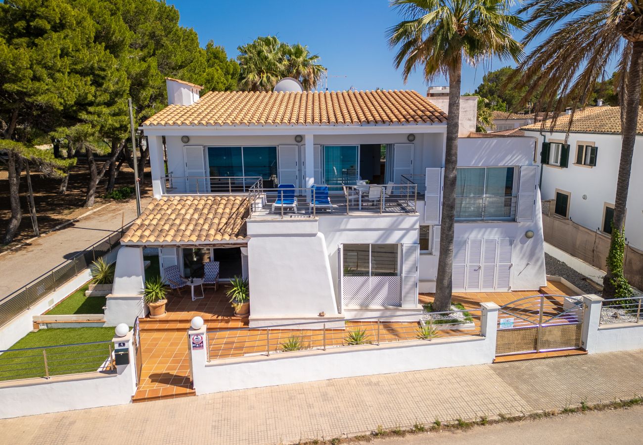 Villa in Alcudia - Miramar Manresa in front of the sea with swimming pool for 8 people in Alcudia