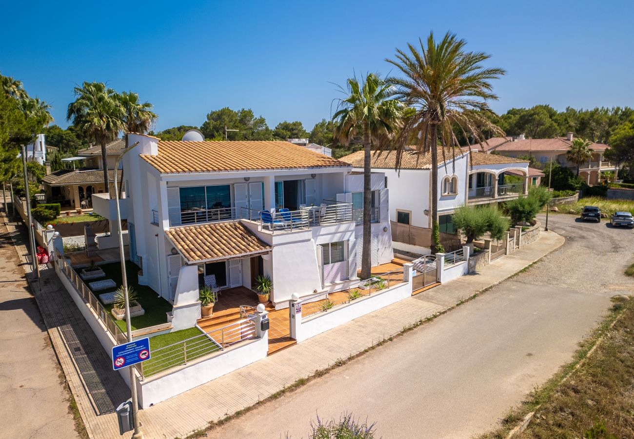 Villa in Alcudia - Miramar Manresa in front of the sea with swimming pool for 8 people in Alcudia