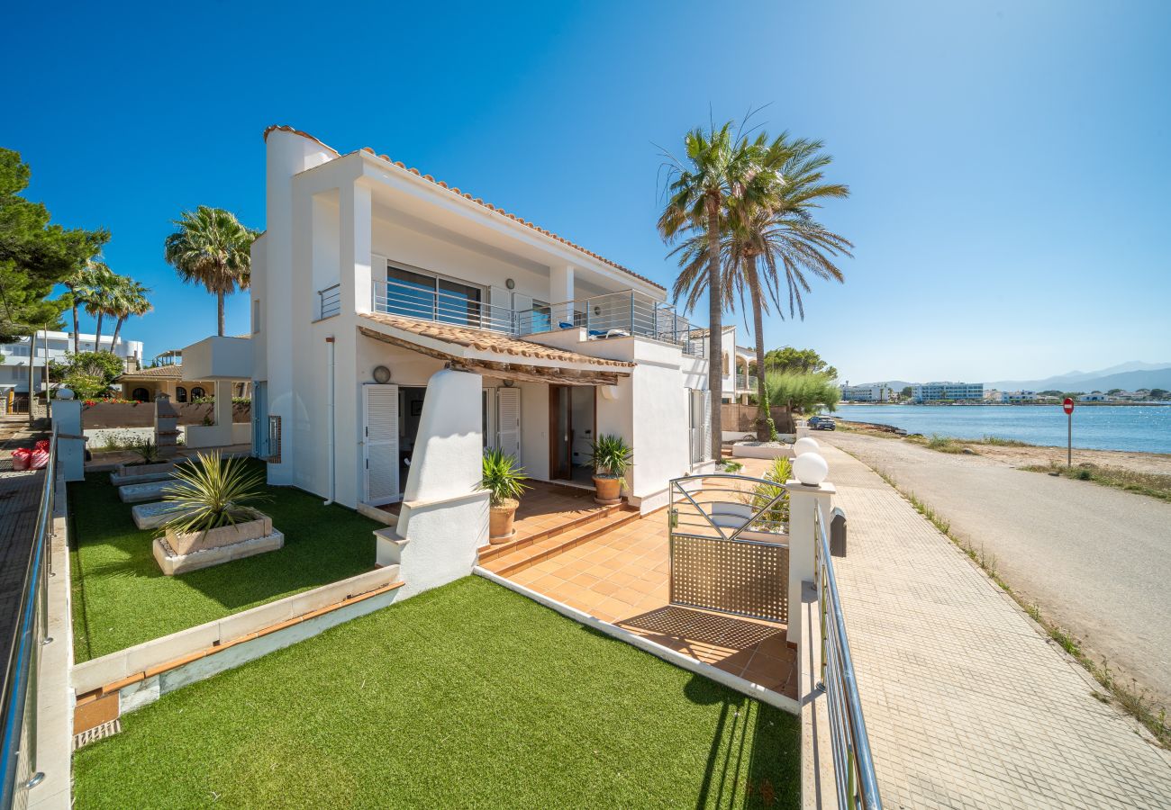 Villa in Alcudia - Miramar Manresa in front of the sea with swimming pool for 8 people in Alcudia