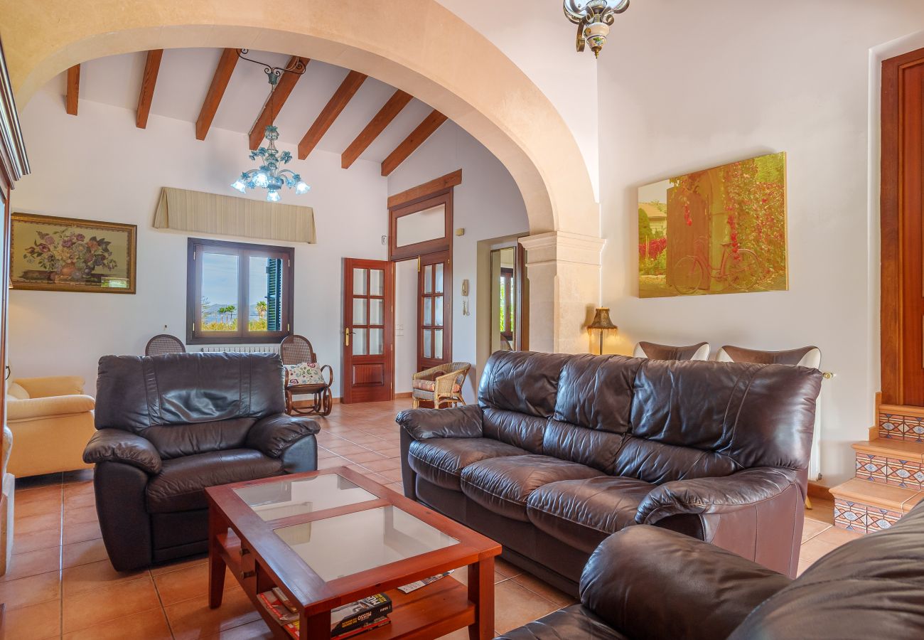 Villa in Alcudia - Can Torretes  for 8 with pool just a few metres from the Alcudia village