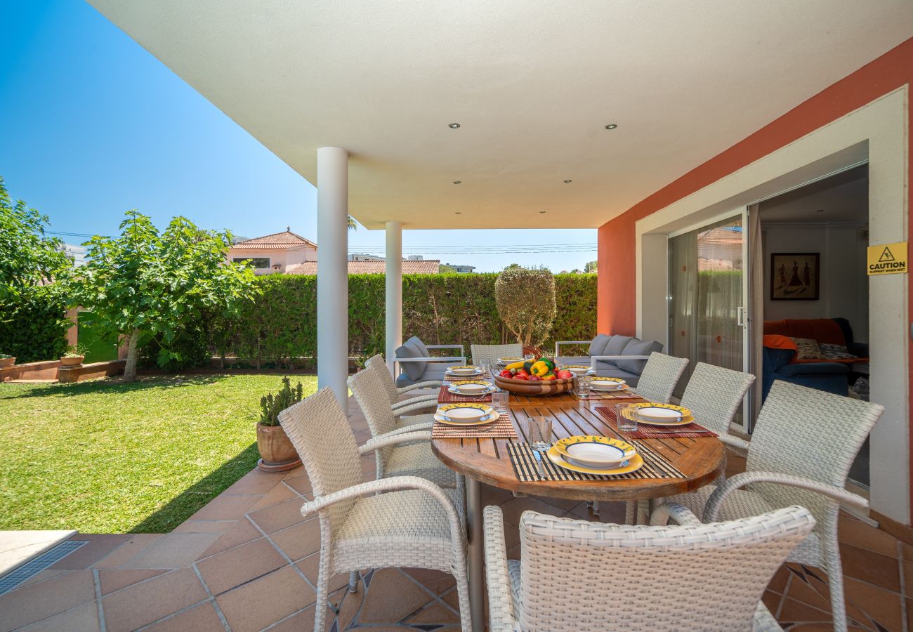 Chalet in Puerto de Alcudia - House Massanet for 8 with swimming pool near the beach and all amenities