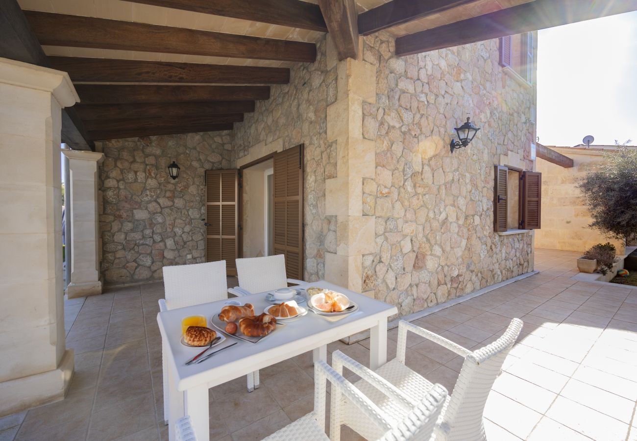 House in Alcudia - Casa Juani for 8 with pool, a few metres from the beach and all comforts.