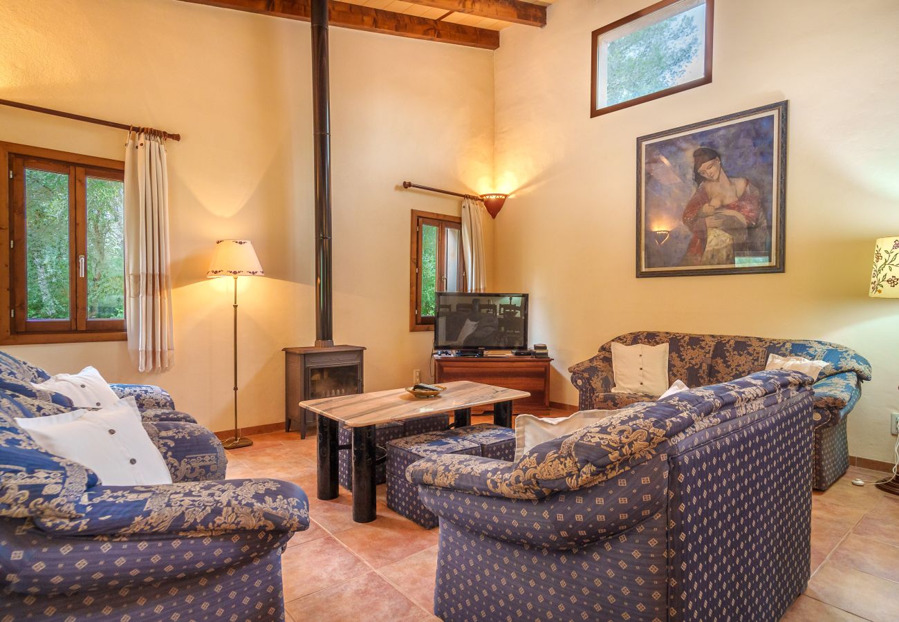 Villa in Sa Pobla - Ferragut Crestatx Finca for 6 with swimming pool