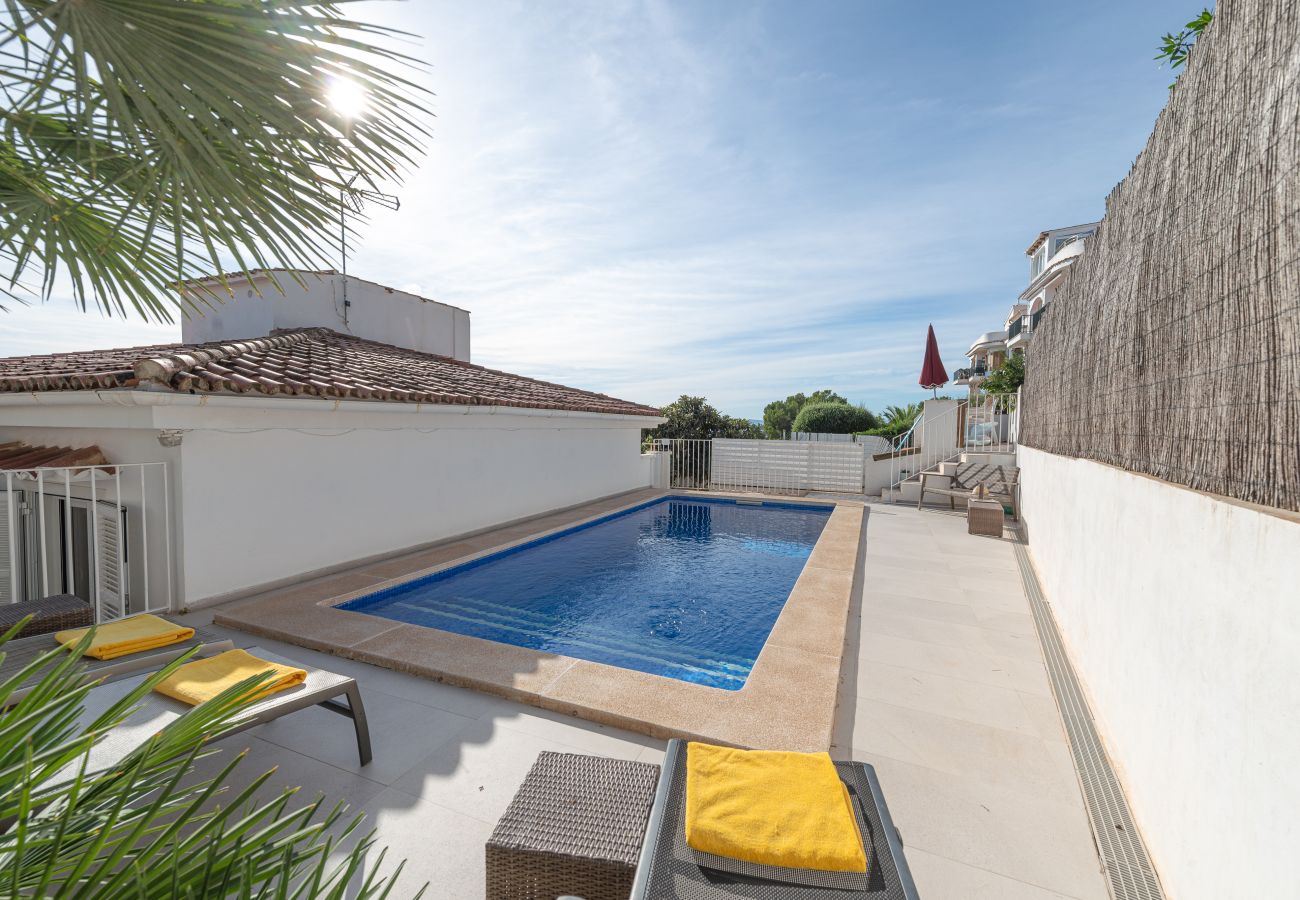 House in Alcudia - Villa Maria sea view for 6 with swimming pool in Alcanada