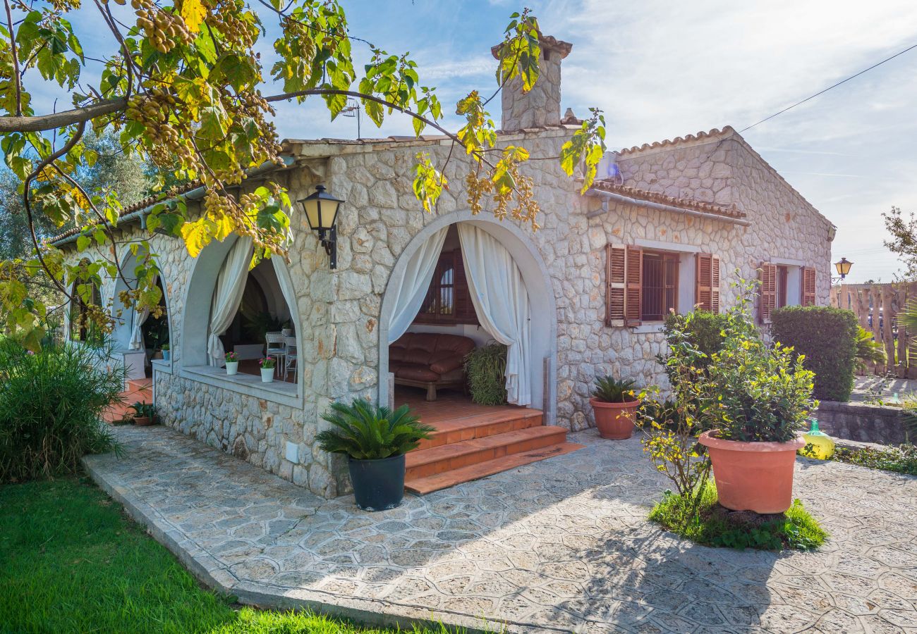 Domaine à Selva - SA VINYETA Finca pour 6 personnes avec piscine, jacuzzi et jardin