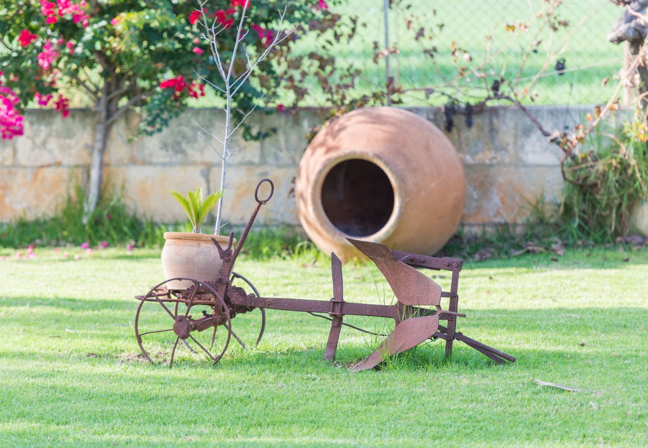 Domaine à Selva - SA VINYETA Finca pour 6 personnes avec piscine, jacuzzi et jardin