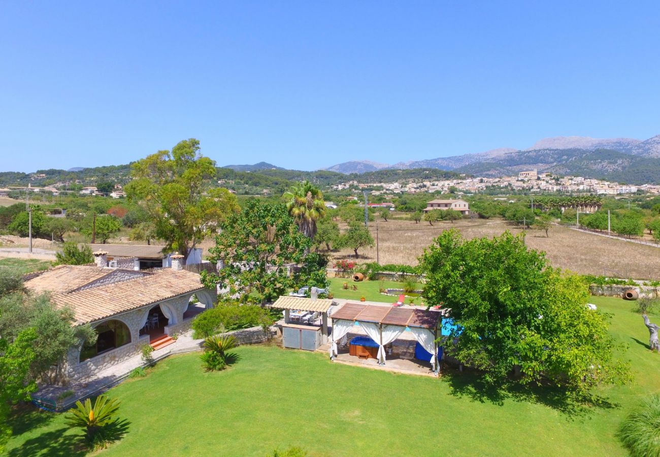 Domaine à Selva - SA VINYETA Finca pour 6 personnes avec piscine, jacuzzi et jardin