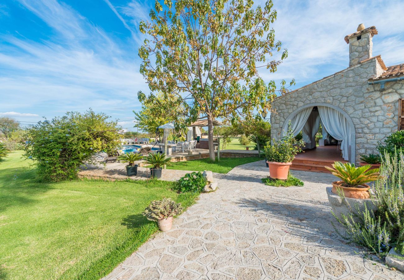 Domaine à Selva - SA VINYETA Finca pour 6 personnes avec piscine, jacuzzi et jardin