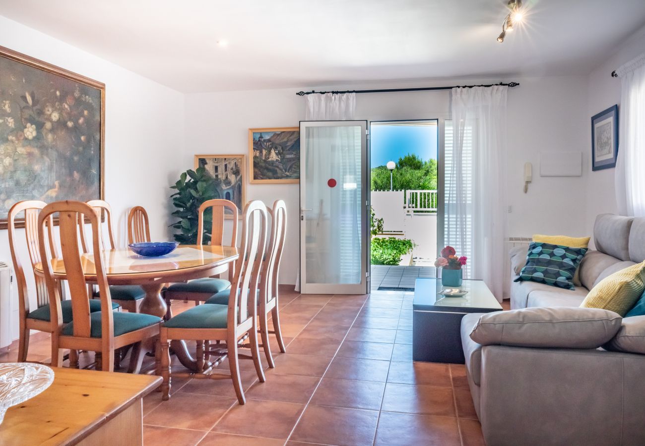 Maison mitoyenne à Alcudia - Estrella pour 8 à 350m de la plage avec piscine à Alcudia AC, WiFi