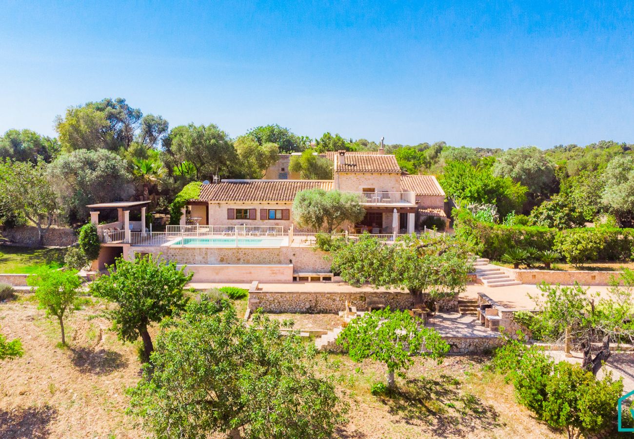 Domaine à Petra - NINES Finca familiale pour 6 personnes à Petra avec piscine sécurisée et clôturée pour les enfants