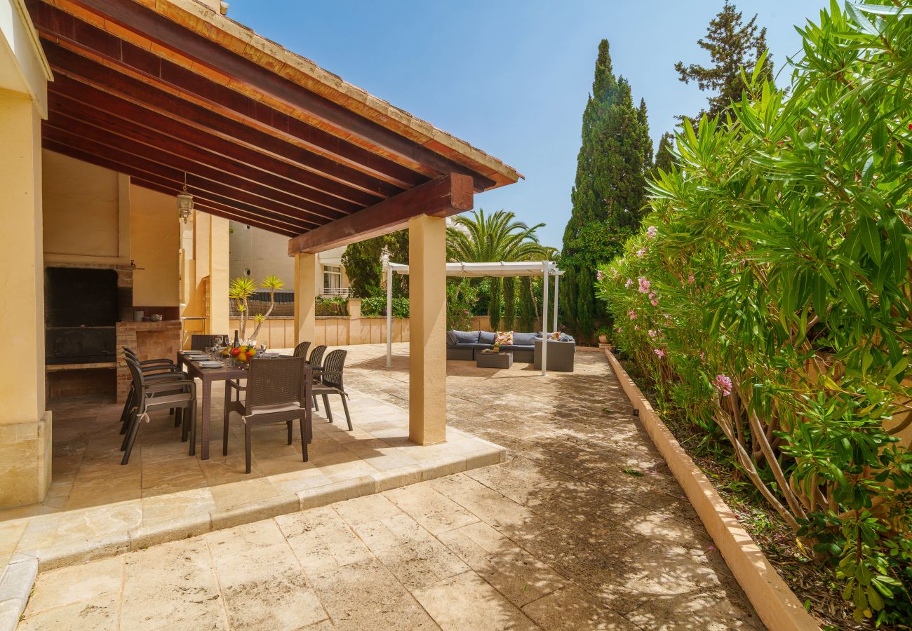 Maison mitoyenne à Sant Llorenç Des Cardassar - Maison meurtonnaise pour 8 personnes à 350m de la mer avec piscine