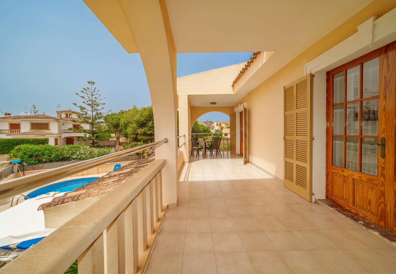 Maison mitoyenne à Sant Llorenç Des Cardassar - Maison meurtonnaise pour 8 personnes à 350m de la mer avec piscine